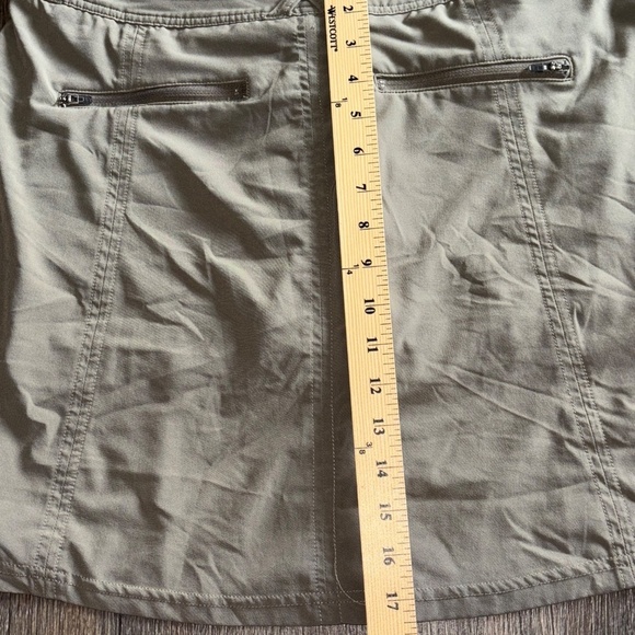 LL Bean side 12 skort olive green excellent condition - Picture 7 of 7